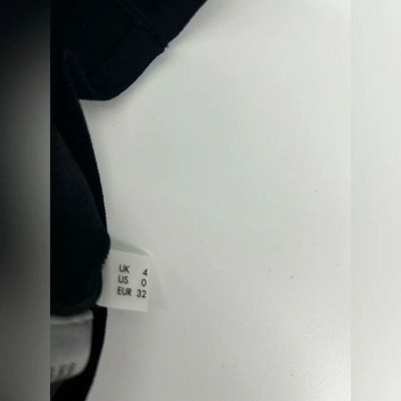 SOLACE London Women's Black Renata One Shoulder  Top Size US 0 - Picture 6 of 10